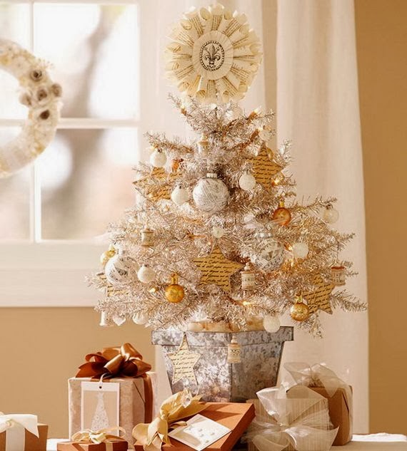 Maison Newton Decorating the Christmas Tree