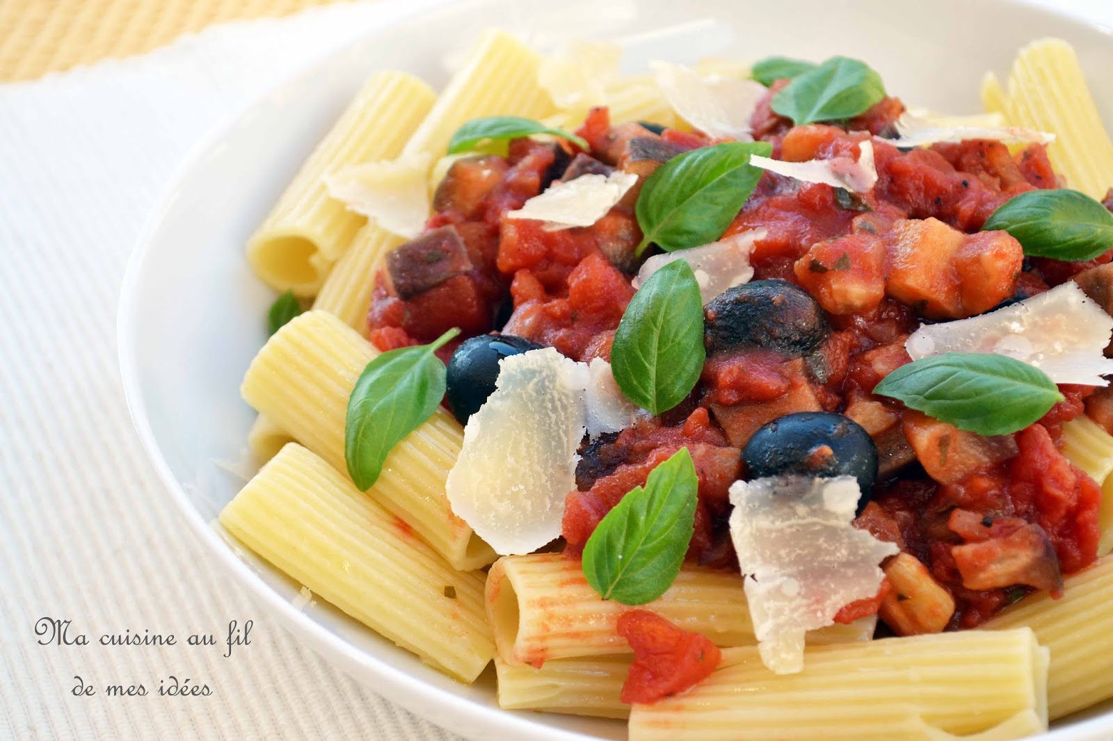 Ma cuisine au fil de mes idées... Pâtes "rigatoni" sauce aux tomates