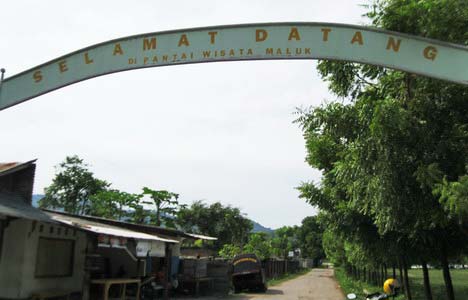pantai maluk sumbawa barat