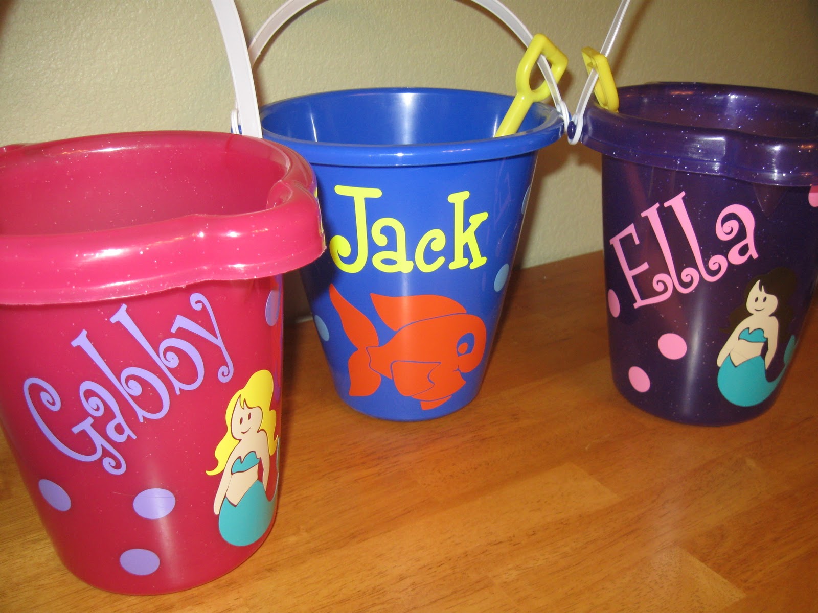 De La Design Personalized Sand Pails / Beach Buckets
