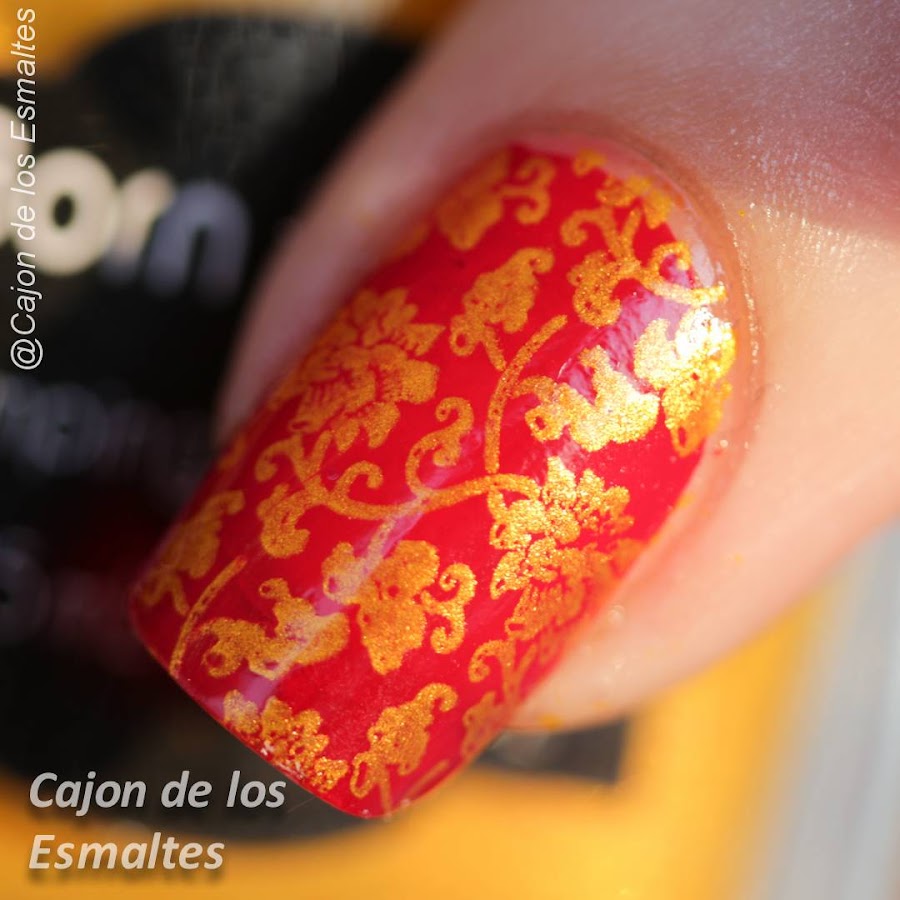 Decoración de uñas oriental