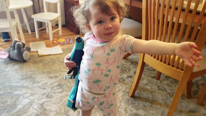 Dad Captured A Video Of His Daughter Dancing To Their Dog Playing The Piano Dad Captured A Video Of His Daughter Dancing To Their Dog Playing The Piano