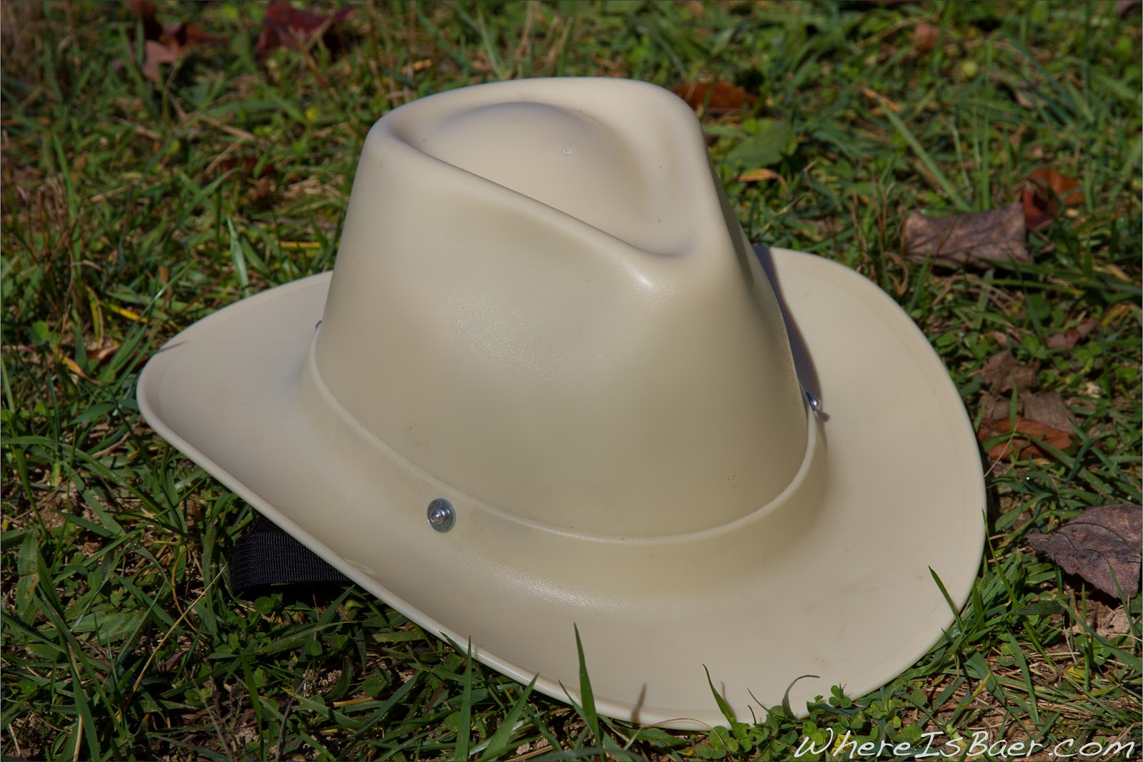 Каска ковбой. Каска строительная шляпа. Каска ковбойская шляпа. Каска в виде шляпы.