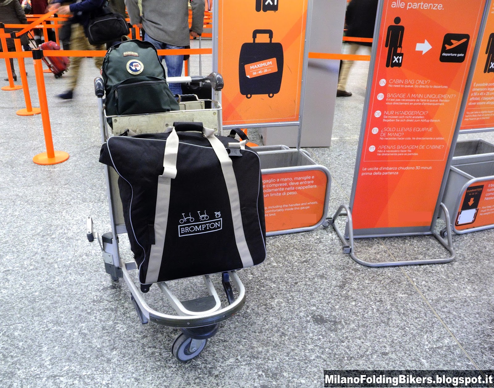Milano Folding Bikers In aereo con la Brompton