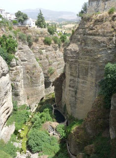 Vistas desde los balcones del Puente Nuevo. Vistas desde los balcones del Puente Nuevo.