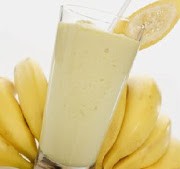 BANANA SPLIT SMOOTHIE