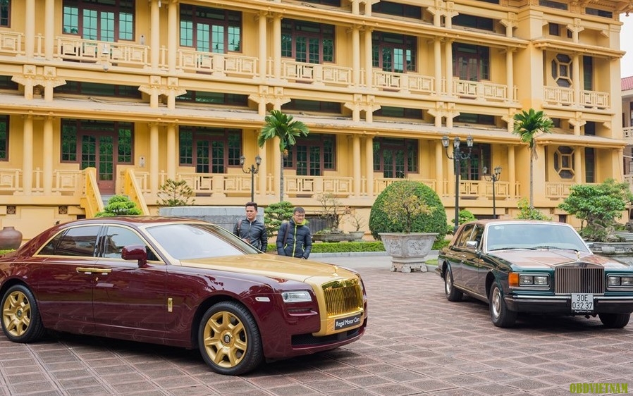 RollsRoyce Ghost Gold V12