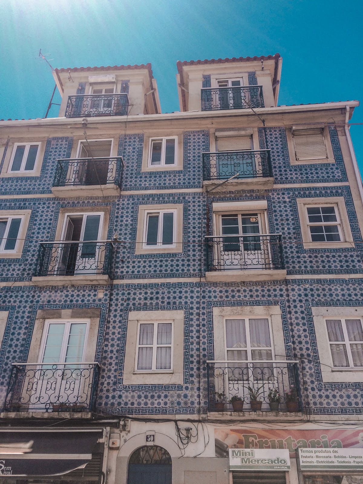 5 things worth seeing and trying in Lisbon Budget travel to Portugal, what to see in Lisbon, lifestyle travel blog, thedailywonders, Lisbon photography