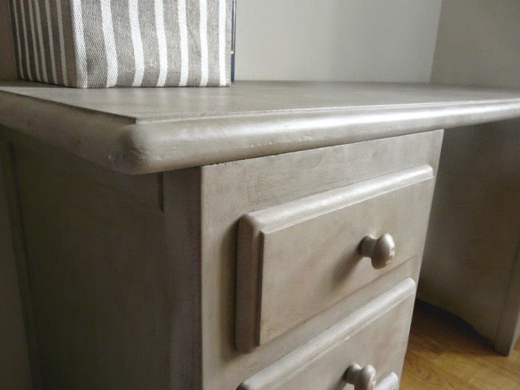ESCRITORIO GRIS RESTUARADO CHALK PAINT