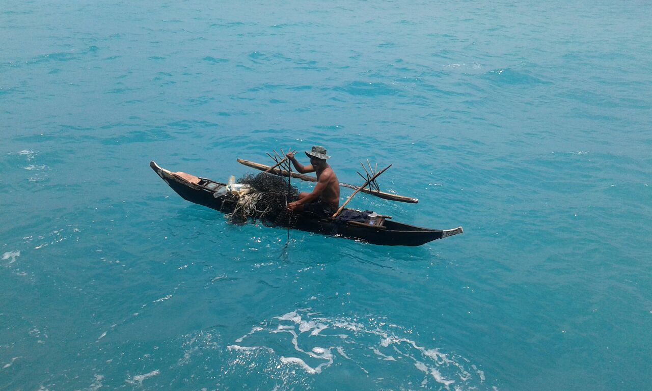 The NICOBAR Diaries: the nicobari canoe - the lifeline of these islands