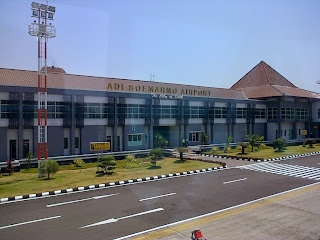 http://4.bp.blogspot.com/-7MXehaVfZGs/U-_lHHvWLOI/AAAAAAAADN0/g9dnAiTe2Oc/s1600/Bandara%2B(2).jpg
