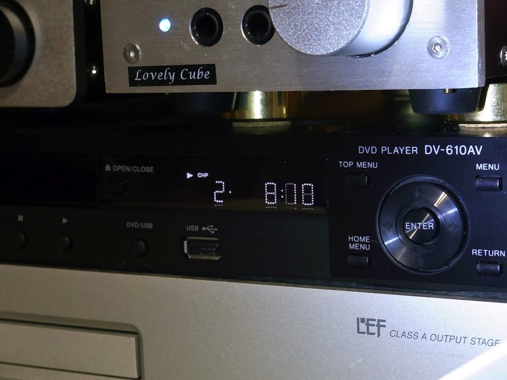 tabletop-audio-pioneer-dvd-player-dv-610av