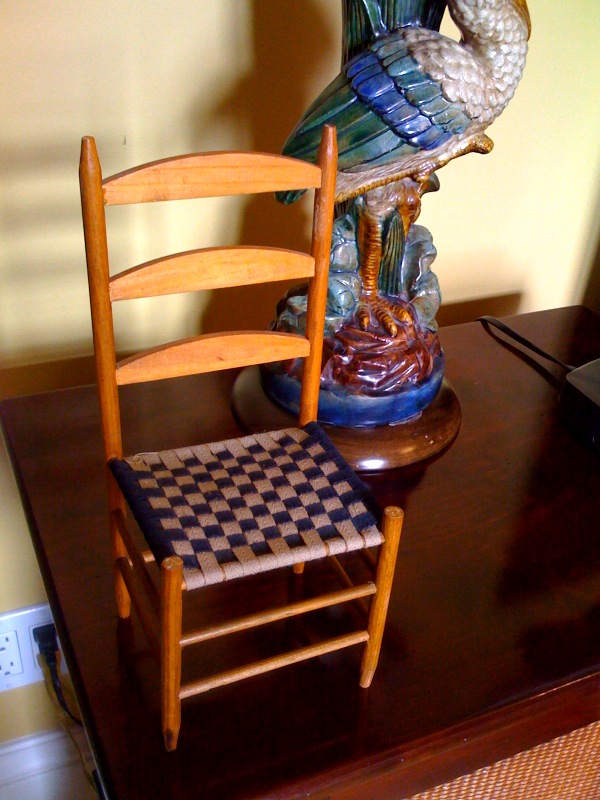 Sit With Moi! THE MOST SIMPLE IS THE MOST BEAUTIFUL A SHAKER CHAIR