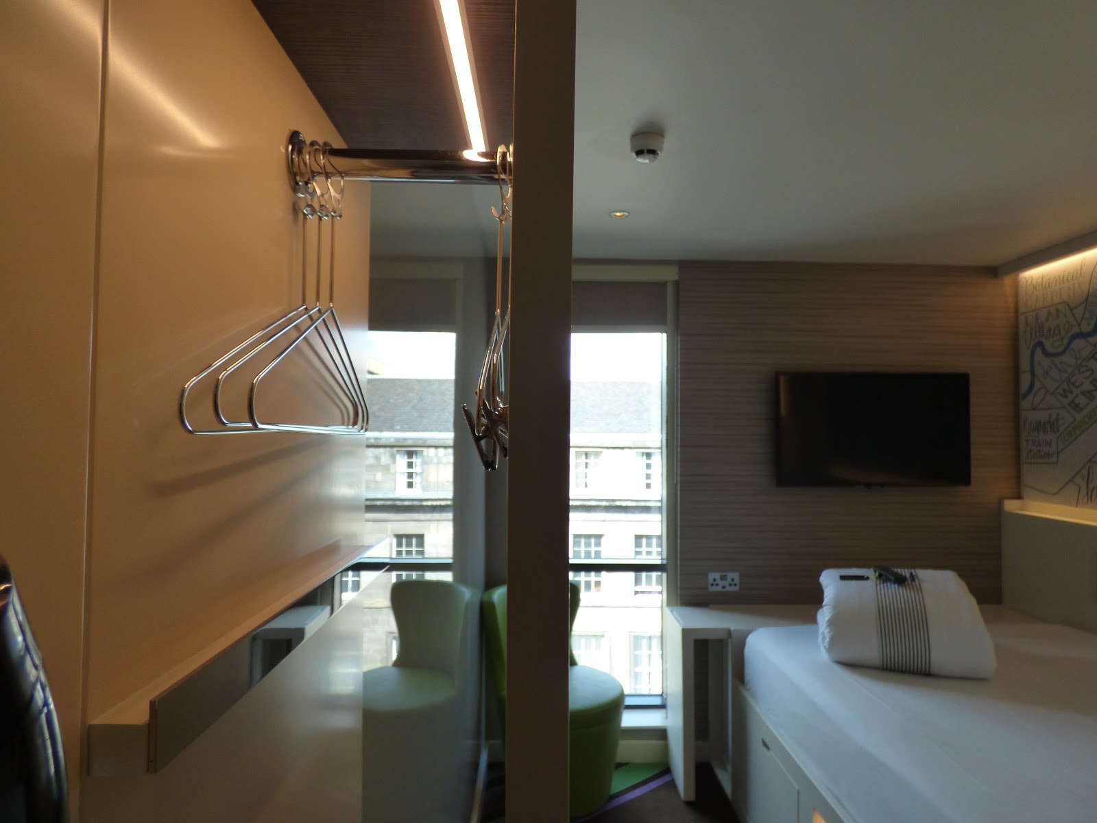 Scribbling Lau Hub by Premier Inn at Edinburgh Haymarket hotel review