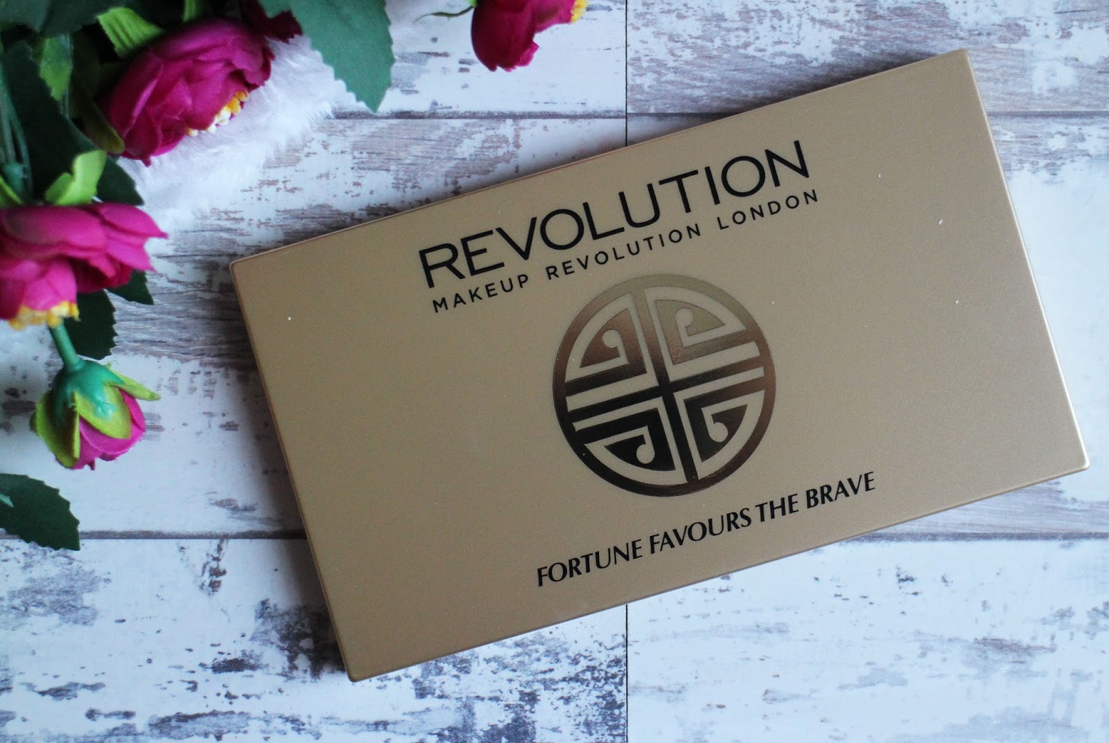 Make Up Revolution Fortune Favours the Brave Eyeshadow Palette Make Up Revolution Fortune Favours the Brave Eyeshadow Palette