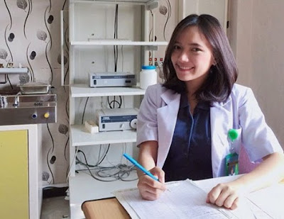 Lima Dokter Muda Paling Cantik di Inonesia Lima Dokter Muda Paling Cantik di Inonesia