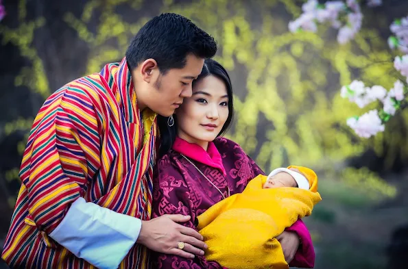 As he opened the session of parliament on Friday, 20 May 2011, the King announced his engagement to Jetsun Pema, born in Thimphu on 4 June 1990. They were married on 13 October 2011 in Punakha Dzong.