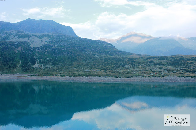 Górskie jezioro Via Spluga alpy