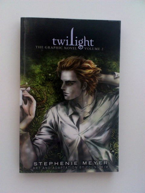 Сумеречный стрелок книга 2 читать. Twilight: the graphic novel книга. Twilight graphic novel. Сумерки книга на английском. Eventide книга.