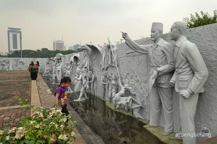 tugu monumen nasional monas jakarta