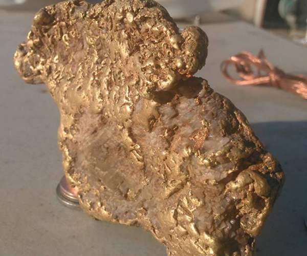 daily timewaster Man finds 70,000 dollar gold nugget near Jamestown
