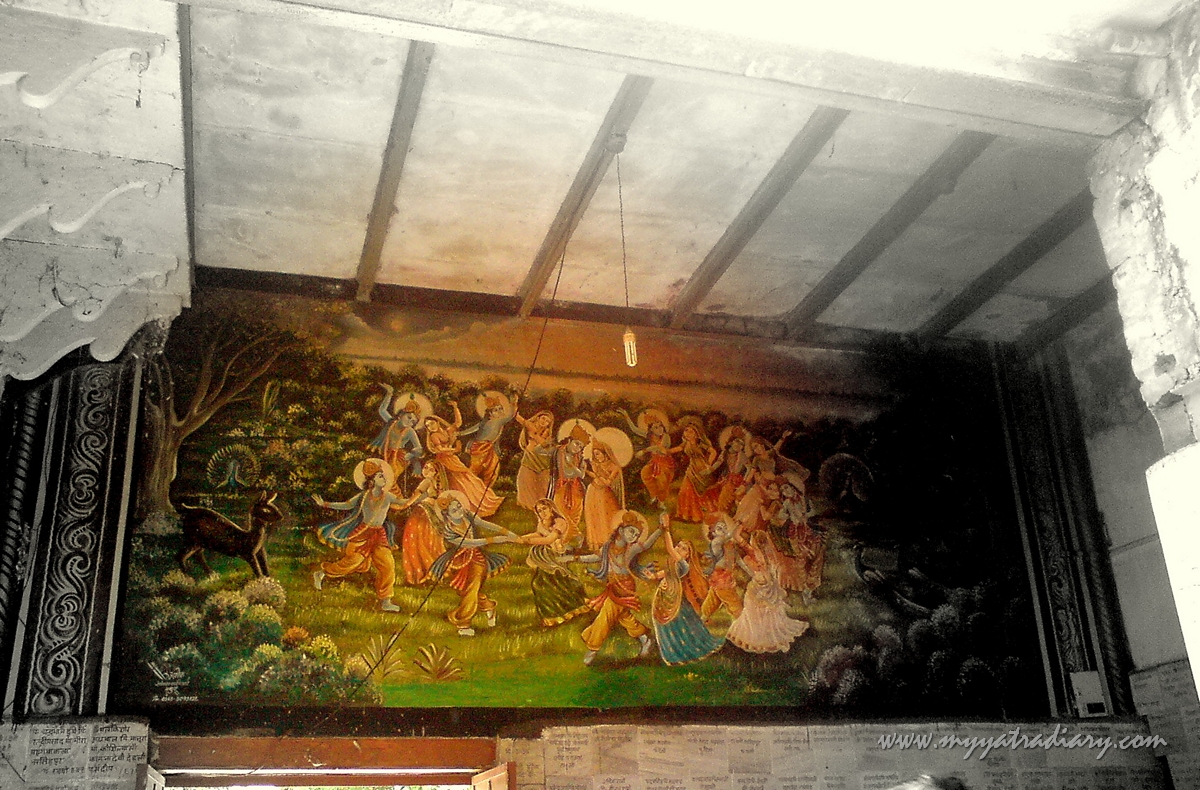 A painting adorns the walls at Chaurasi Khamba Temple, Old Gokul Mahavan A painting adorns the walls at Chaurasi Khamba Temple, Old Gokul Mahavan