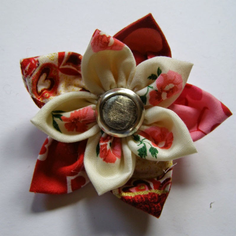 Fan My Flame: Flower Brooch Tutorial