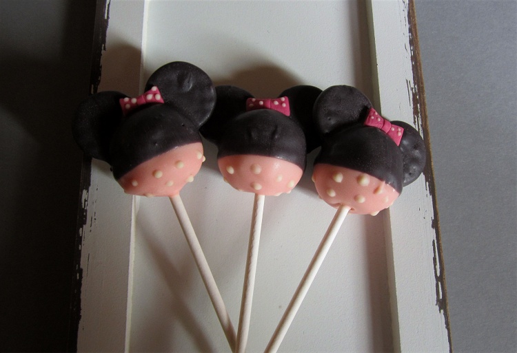 Minnie Mouse Cakepops 2