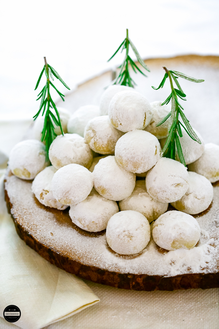 Vegan Boussou la Tmssou (Algerian Shortbread Cookies) Vegan Boussou la Tmssou (Algerian Shortbread Cookies)