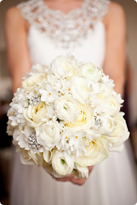 Planning Your Wedding With White Wedding Flowers