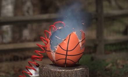 Ein explodierender Basketball | Slow Motion
