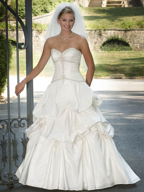 Great White Strapless Wedding Dress of the decade Check it out now 