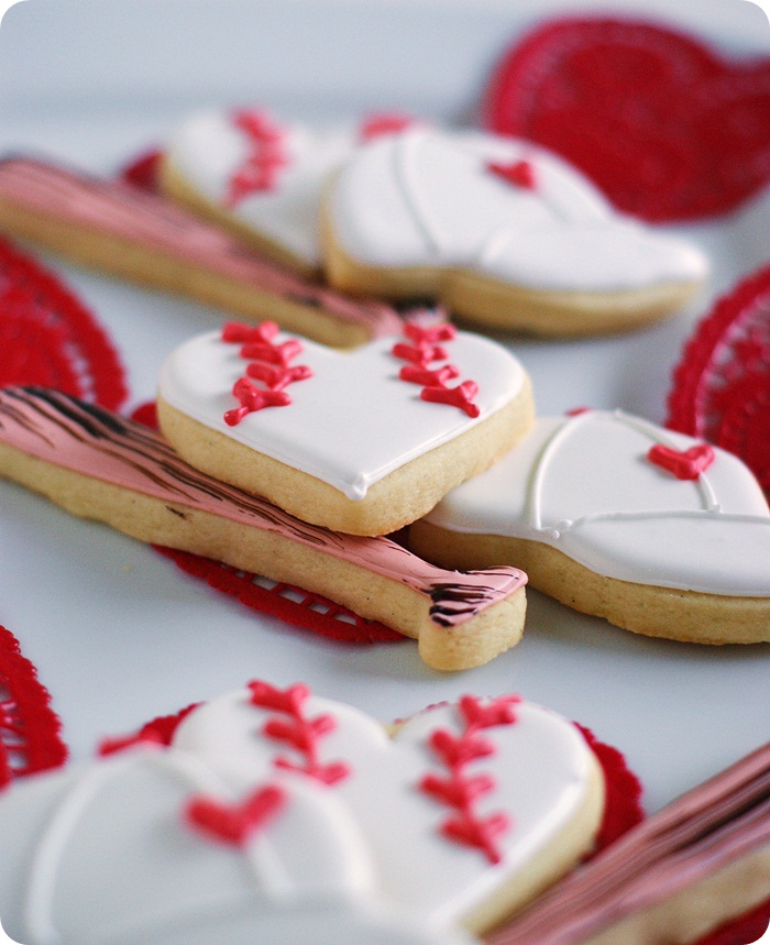 how to make baseball valentine decorated cookies