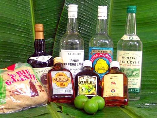 Bouteilles de rhum de Guadeloupe Les rhums de Guadeloupe avec sucre de canne et citrons vert