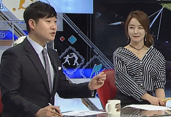 아나운서의 호감가는 시선.gif1