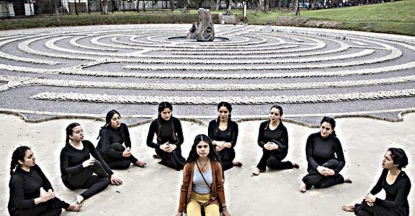 PUCP: Estudiantes de la Universidad Católica escenifican años de violencia en Perú PUCP: Estudiantes de la Universidad Católica escenifican años de violencia en Perú