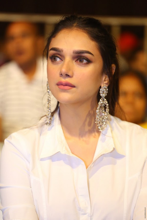 Aditi Rao Hydari at Sammohanam Pre-Release Event