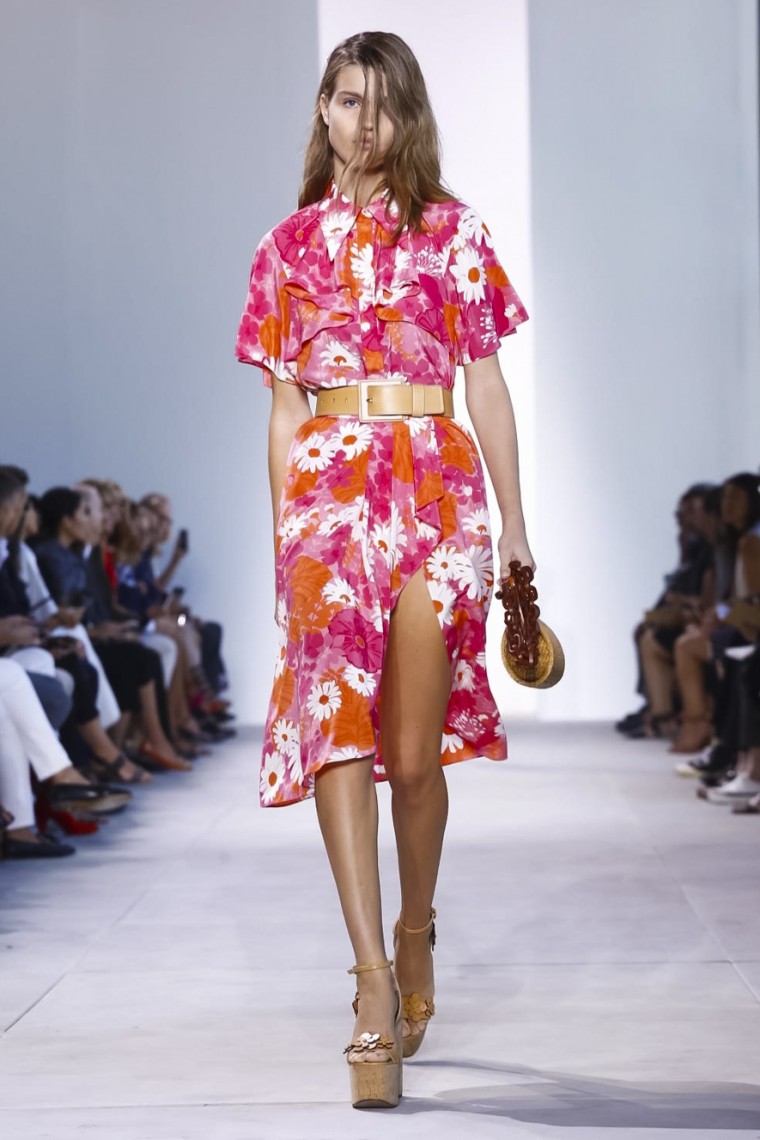 Michael Kors Spring Summer 2017 - New York Fashion Week michael-kors-spring-summer-2017-New-York-Fashion-Week, michael-kors-spring-summer, bag-michael-kors, sac-michael-kors, robe-michael-kors, lunettes-michael-kors, glasses-michael-kors, dress-michael-kors, chaussures-michael-kors, talons-michael-kors, escarpins-michael-kors, wheels-michael-kors, dudessinauxpodiums, du-dessin-aux-podiums, kendall-jenner-michael-kors