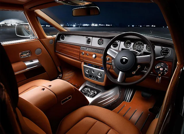 Rolls-Royce presented Phantom Coupé Aviator interior wheel