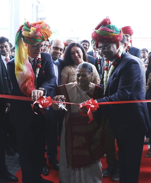 Mr. Roland Folger, Managing Director & CEO, Mercedes-Benz India and Mr. ... Mr. Roland Folger, Managing Director & CEO, Mercedes-Benz India and Mr. ...