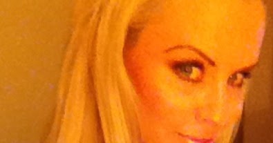 Celebrity Nudez: Jenny McCarthy