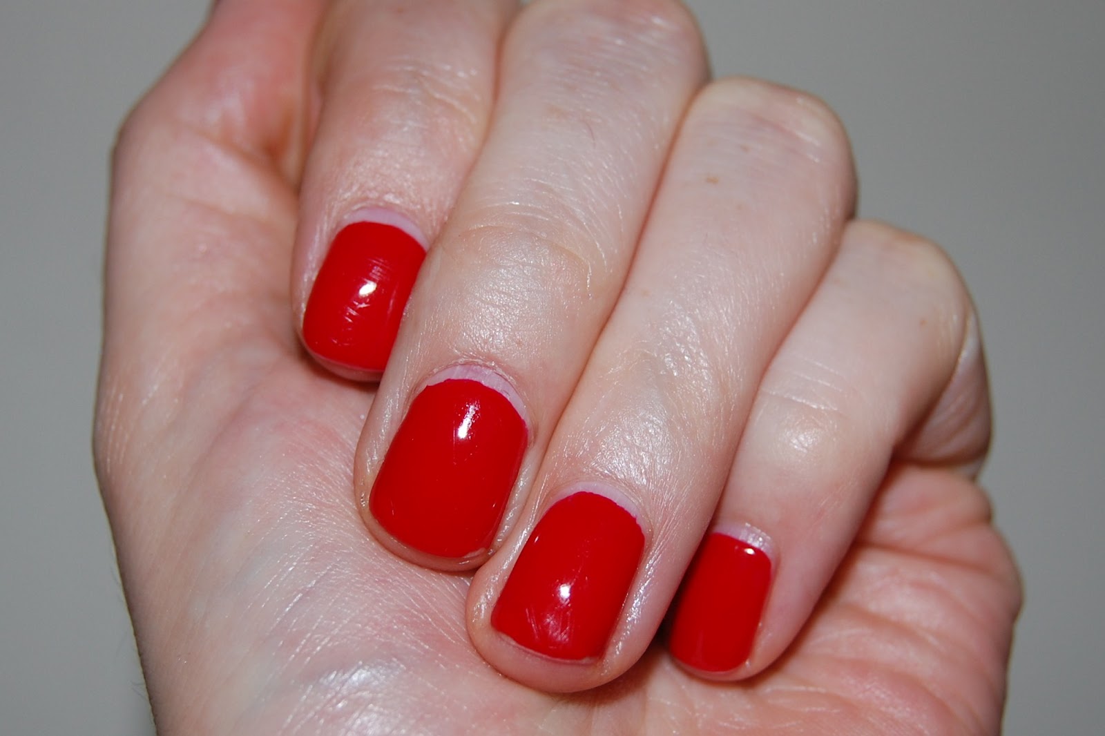 Cnd shellac mambo beat. Глазирователь шеллак. Однотонный маникюр кошачий глаз. Глазирователь шеллак. Шеллак cnd red baroness.