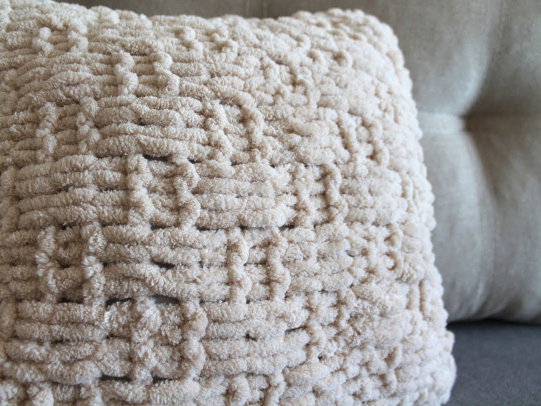 подушка из ализе пуффи файн. наволочку пуффи. подушка из ализе пуффи мастер. ализе пуффи подушка. пряжа ализе пуффи подушка.