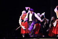 Espectáculo de danzas vascas de la asociaciones de Barakaldo