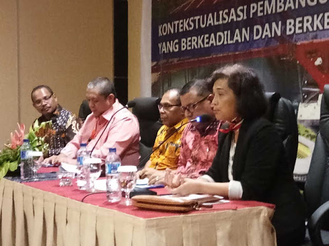Papua Development Forum (PDF) Maknai 17 Tahun Perjalanan Otonomi Khusus Papua Development Forum (PDF) Maknai 17 Tahun Perjalanan Otonomi Khusus