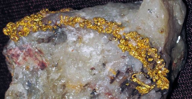 Earthquakes Make Gold Veins in an Instant