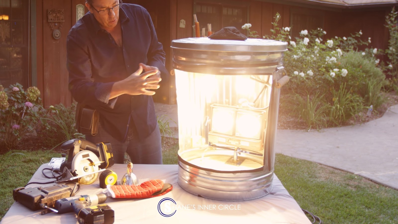 How to Build a DIY Trash Can Fire Light With Home Depot Bulbs
