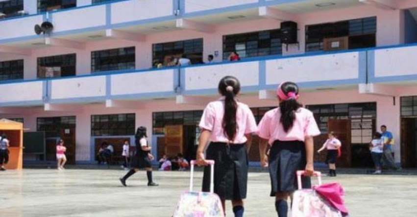 Alumnas resultaron intoxicadas después de utilizar gel fijador de cabello en colegio de Cusco Alumnas resultaron intoxicadas después de utilizar gel fijador de cabello en colegio de Cusco