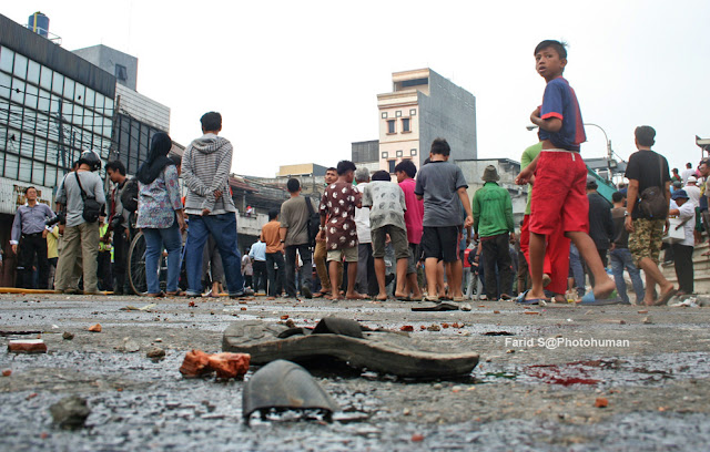 foto kampung pulo, foto human interest, penggusuran pemukiman, street fotografi foto kampung pulo, foto human interest, penggusuran pemukiman, street fotografi