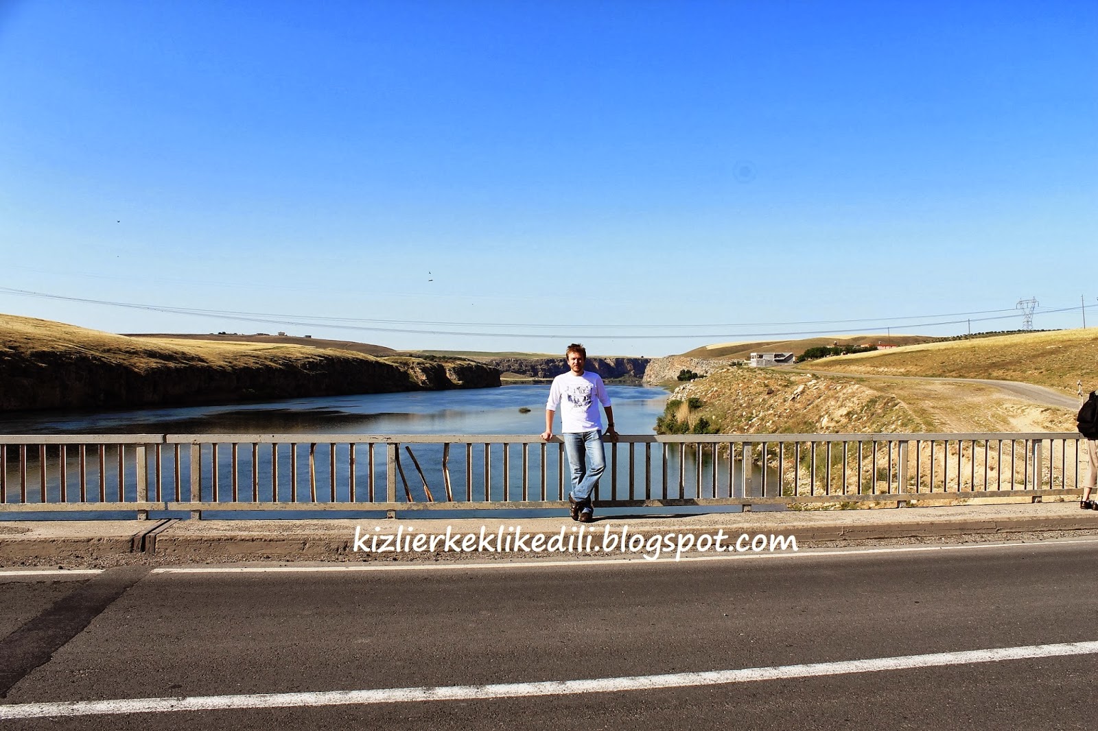 Kızlı Erkekli Kedili URFA ve ADIYAMAN İL SINIRI Gezi